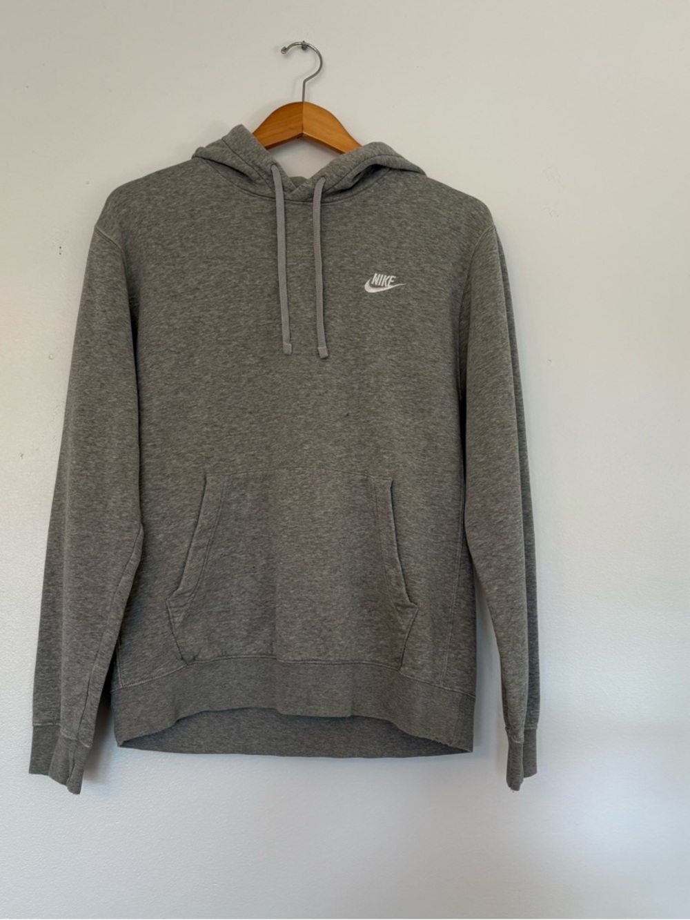 Men's Nike Gray Pullover Hoodie size M